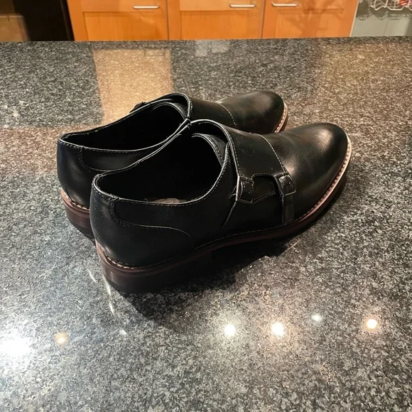 Men's Black Leather Dress Shoes - Picture 3 of 3